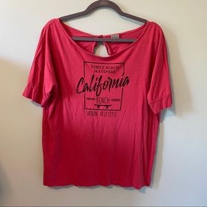 🐠3/$20🐠 Pink Bench Graphic Tie Back T-shirt